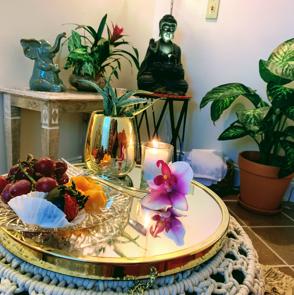 Welcome tray with fresh fruit and orchid